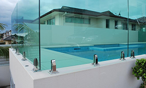 Clôtures en verre pour piscines
