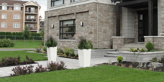 Stylish & Chic landscape in Ville-St-Laurent